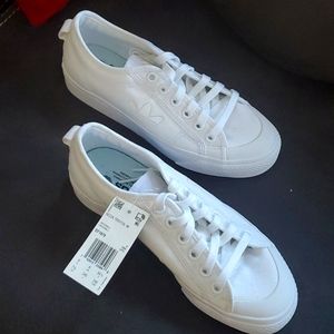 Women's size 7 and a half adidas originals nizza trefoil sneakers
